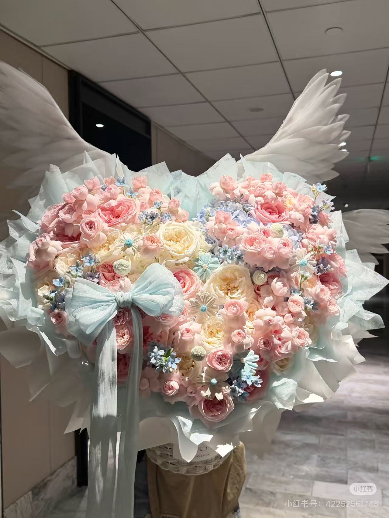 Six wingsAngel Wings Preserved Flower Basket
