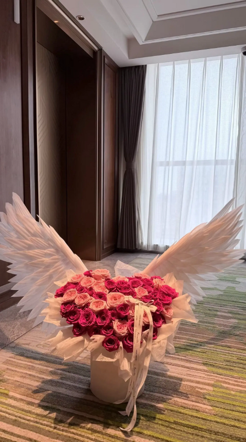 Two Wings Angel's Kiss  52 eternal rosesFlower