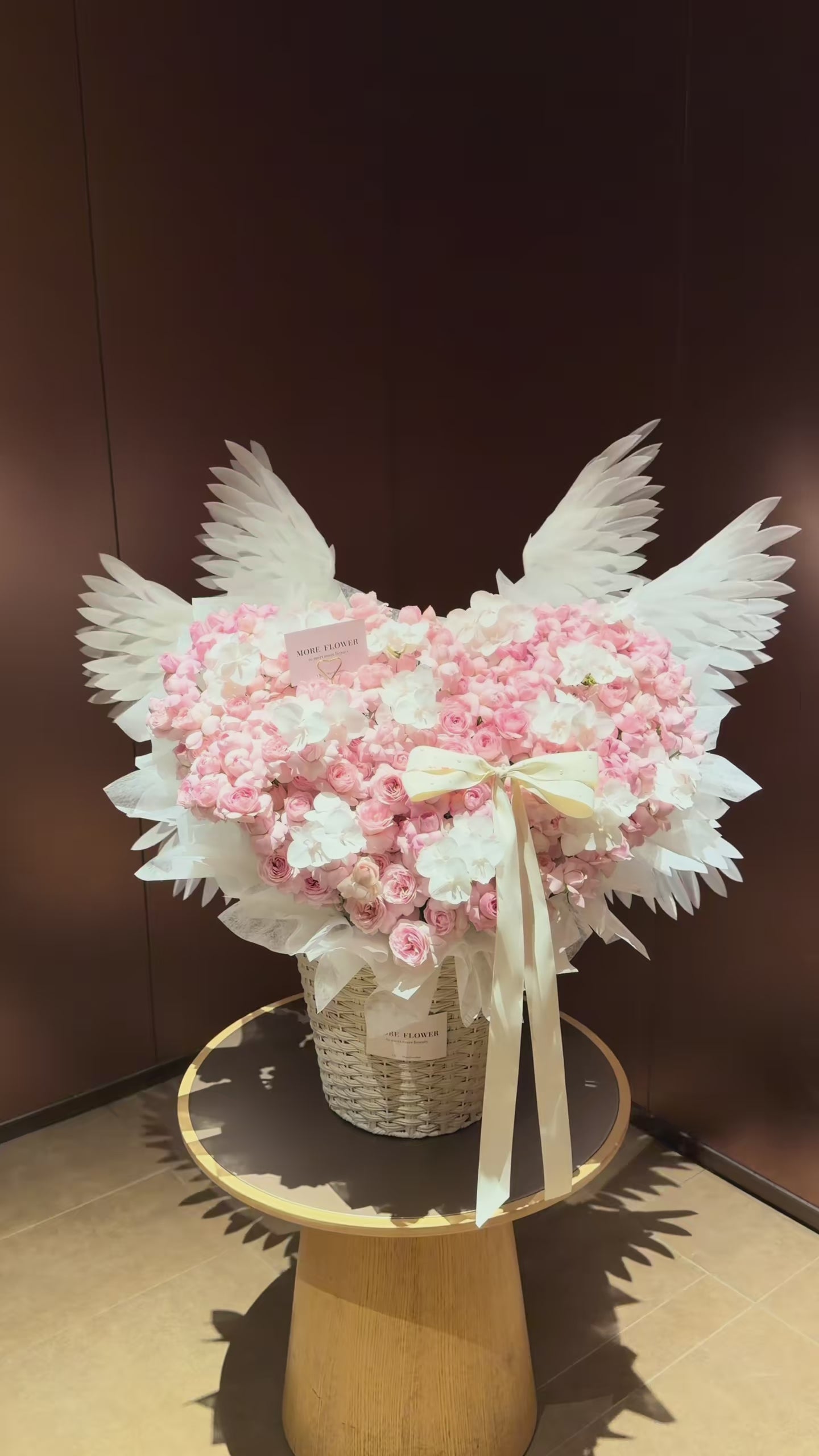 Six wingsAngel Wings Preserved Flower Basket