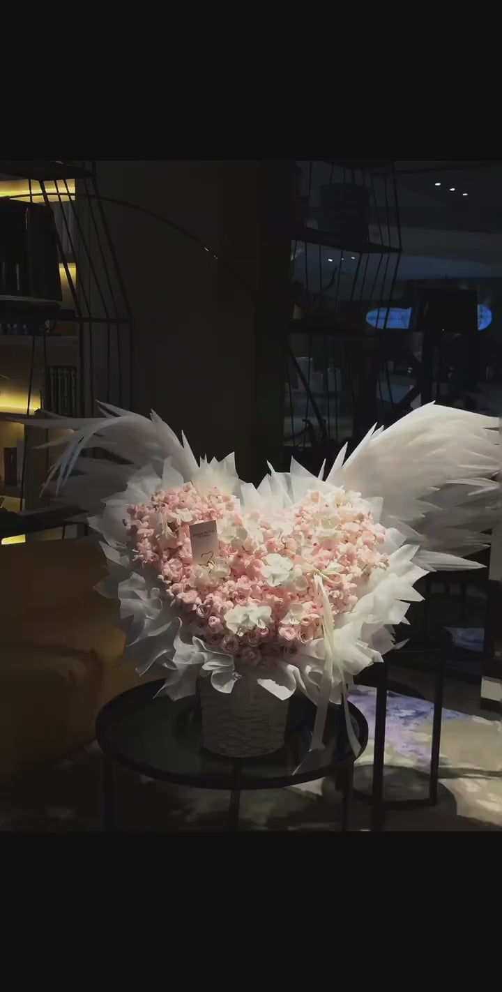 Six wingsAngel Wings Preserved Flower Basket