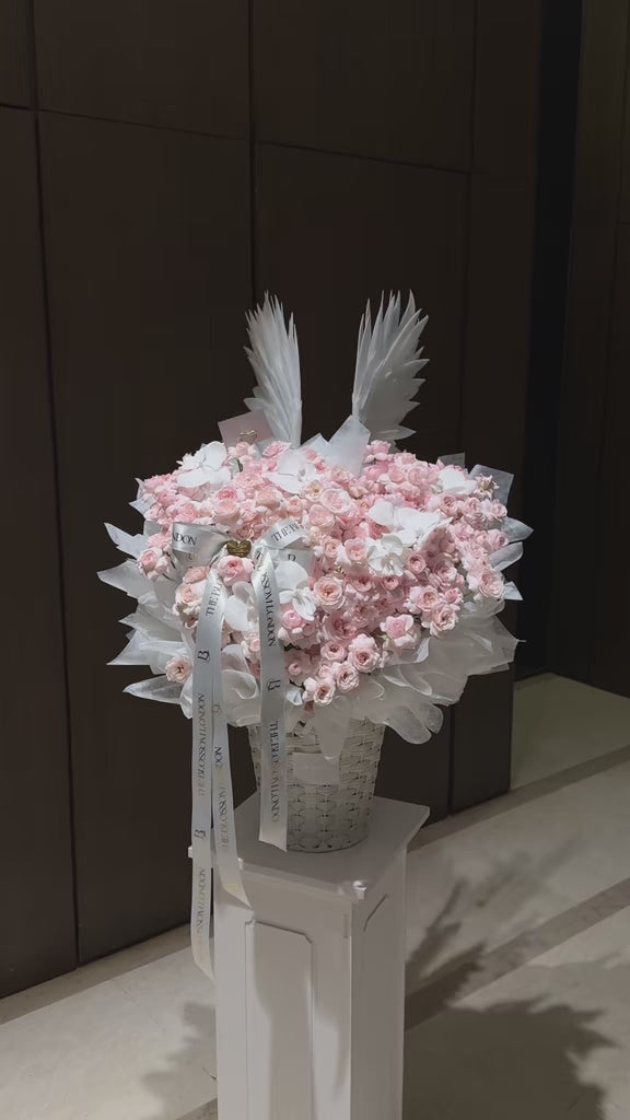 Six wingsAngel Wings Preserved Flower Basket